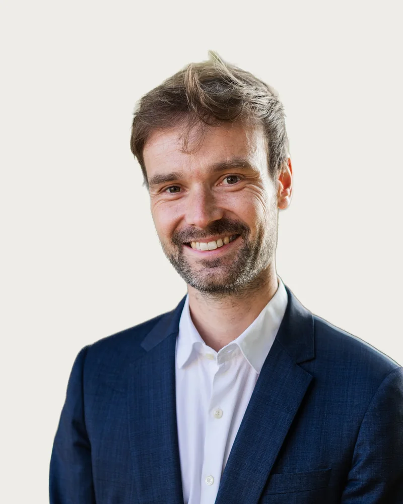 Portrait de Thibaut Coiffier, Directeur associé, Directeur de la communauté QVCT, engagement et inclusion